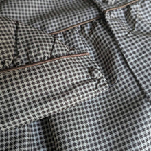 Cargar imagen en el visor de la galería, Blusón cuadros marrón (bebé y adulto)