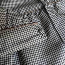 Cargar imagen en el visor de la galería, Blusón cuadros marrón (bebé y adulto)