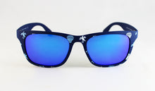 Cargar imagen en el visor de la galería, Gafas de sol falleras azul marino con cristales espejo azules y motivos blancos inspirados en la tradición valenciana de Peinetta Roja.