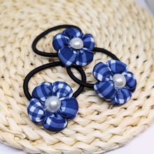 Cargar imagen en el visor de la galería, Coletero fallero flor y perla