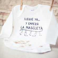 Cargar imagen en el visor de la galería, Body para bebés falleros. Llegué yo y empezó la mascletà.