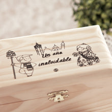 Cargar imagen en el visor de la galería, Caja de madera con dibujo fallero para guardar las cenizas de tu falla.