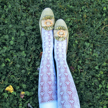 Cargar imagen en el visor de la galería, Calcetines de traje regional para mujer. Fallera y Bellesa.