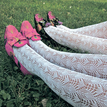 Cargar imagen en el visor de la galería, Calcetines de traje regional para mujer. Fallera y Bellesa.