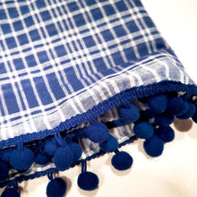 Cargar imagen en el visor de la galería, Pañuelo fallero con pompones azules.
