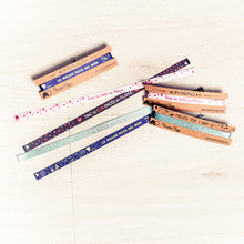 Cargar imagen en el visor de la galería, Pulsera fallera 'La millor festa del món'.