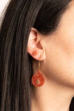 Cargar imagen en el visor de la galería, Pendientes de metacrilato naranja brillante con forma de llama para Fallas y Hogueras.