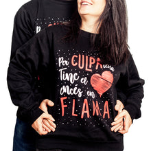 Cargar imagen en el visor de la galería, Sudadera fallera 'Tinc el cor encés en flama.'