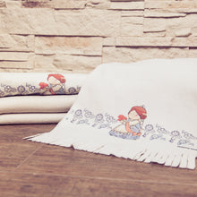 Cargar imagen en el visor de la galería, Bufanda con imagen de fallera mayor.