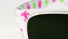 Cargar imagen en el visor de la galería, Gafas de sol falleras blancas con cristales negros y motivo de pardalet rosa para fiestas valencianas
