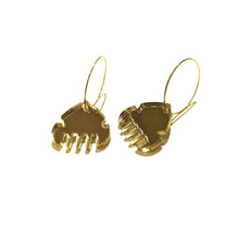 Cargar imagen en el visor de la galería, Pendientes de metacrilato con forma de peineta y color dorado con efecto espejo.
