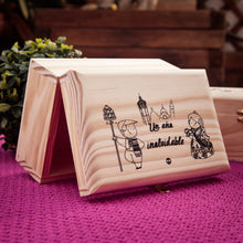 Cargar imagen en el visor de la galería, Caja de madera con dibujo fallero para guardar las cenizas de tu falla.
