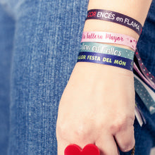 Cargar imagen en el visor de la galería, Pulsera fallera &#39;La millor festa del món&#39;.
